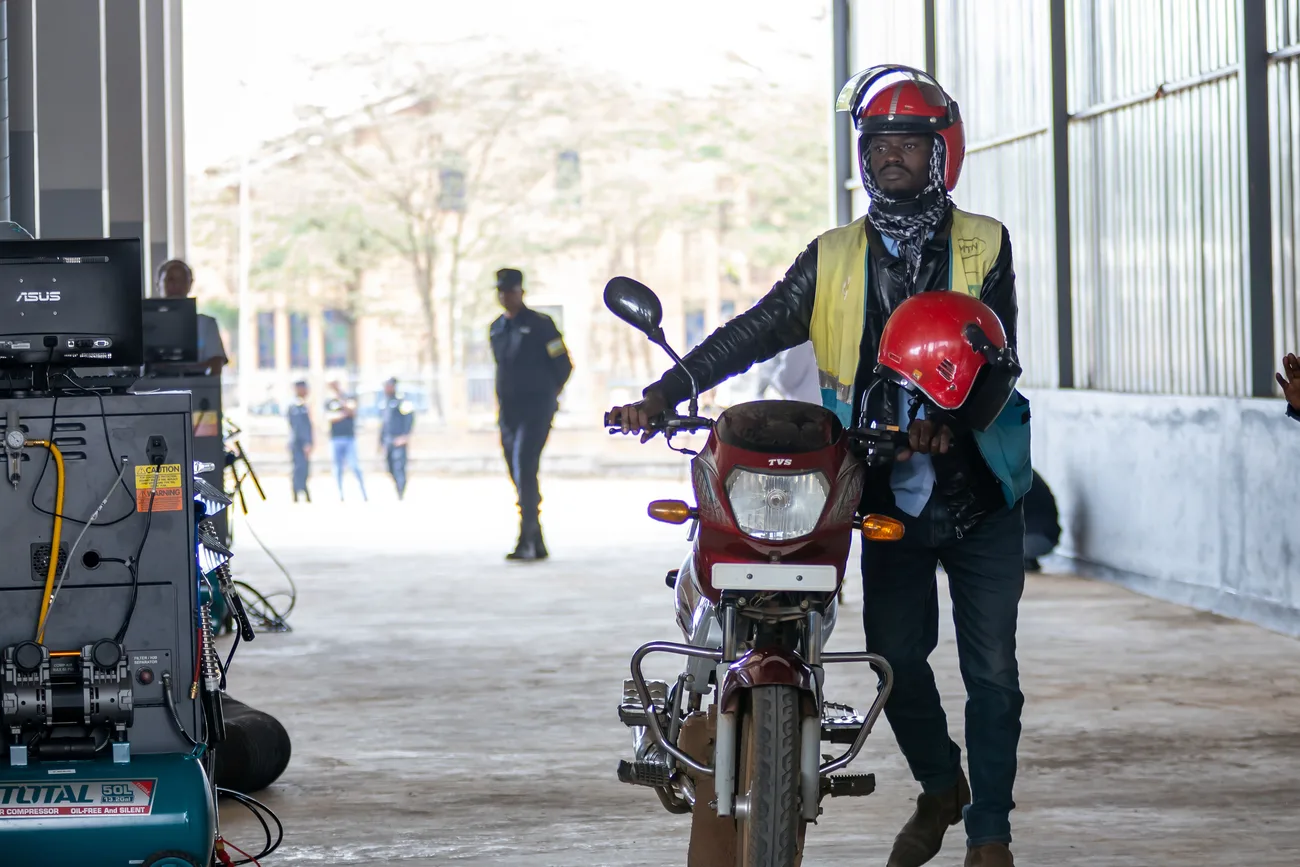 Rider check-in at an inspection centre